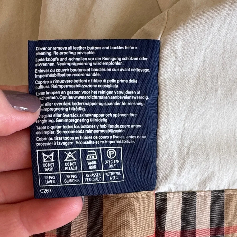 Vintage Burberry Beige Trench Coat with Classic Silhouette,size Large - Picture 14 of 16